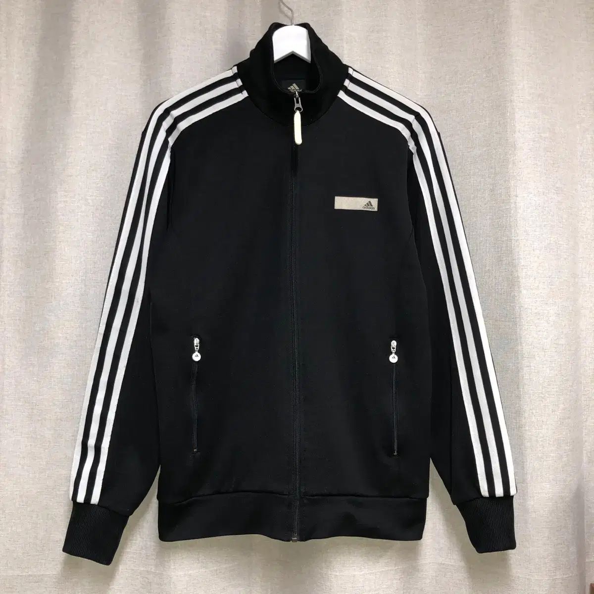送料込み adidas 黒 3本ライン ジャージジャケット ヨーロッパモデル