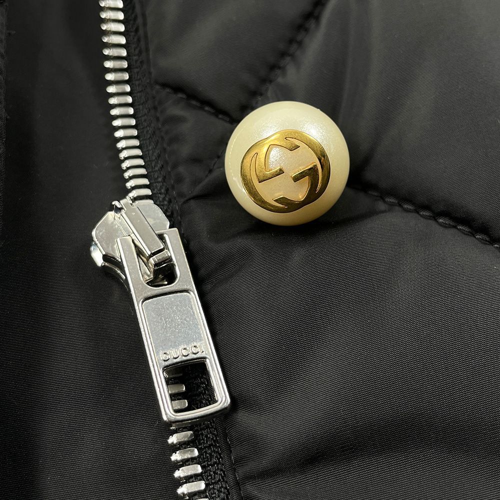 美品 GUCCI グッチ シェリーライン GGパールボタン フリル 中綿 