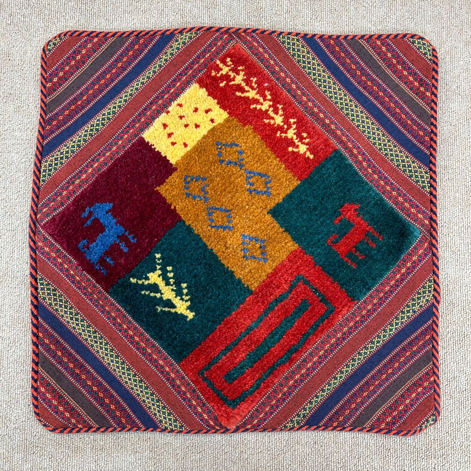 チェリーベアギャッベ