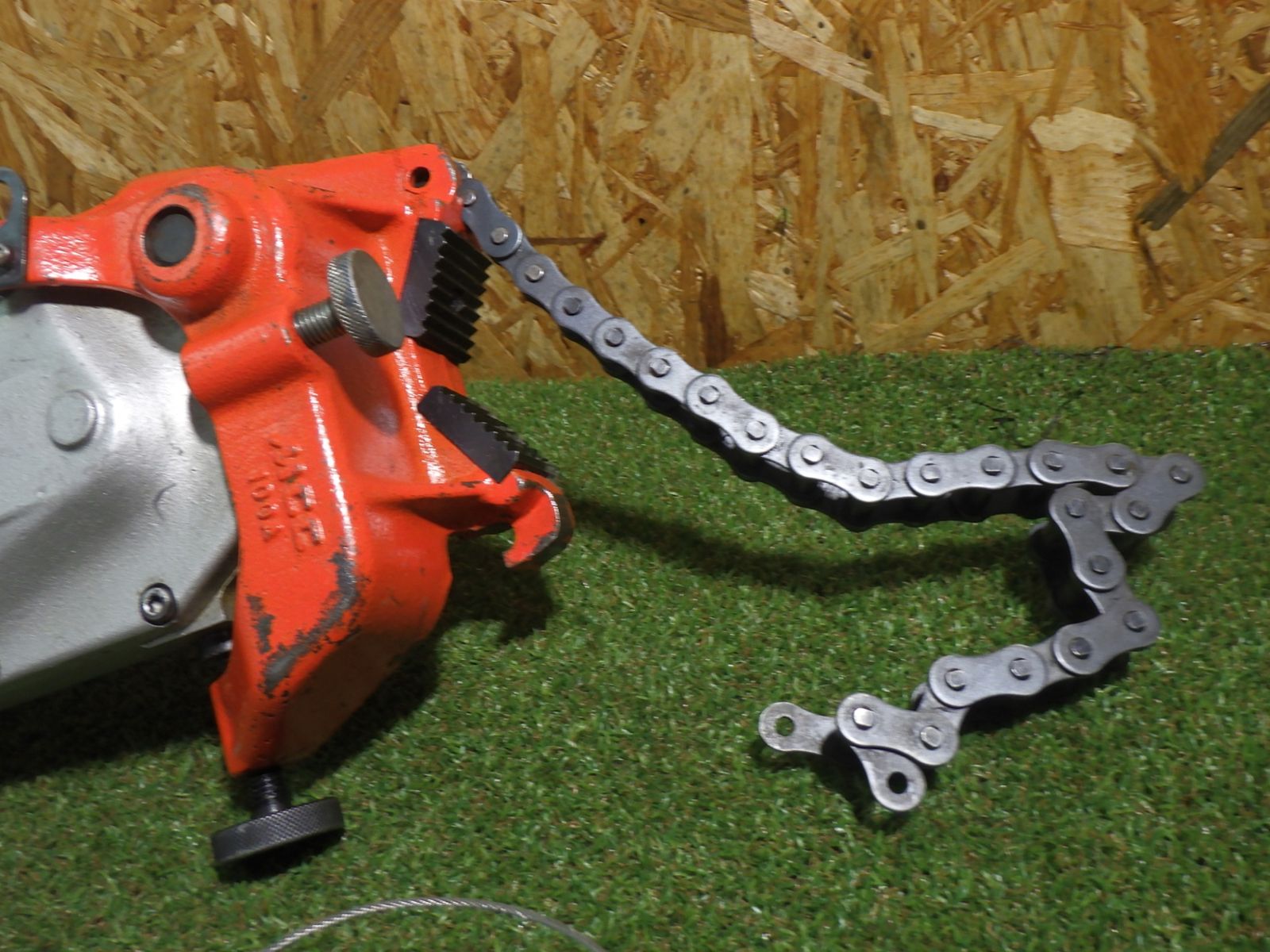 水道工事 管工事などに MCC 電動パイレン EPW0100 ラッカル100 パイプレンチ 品