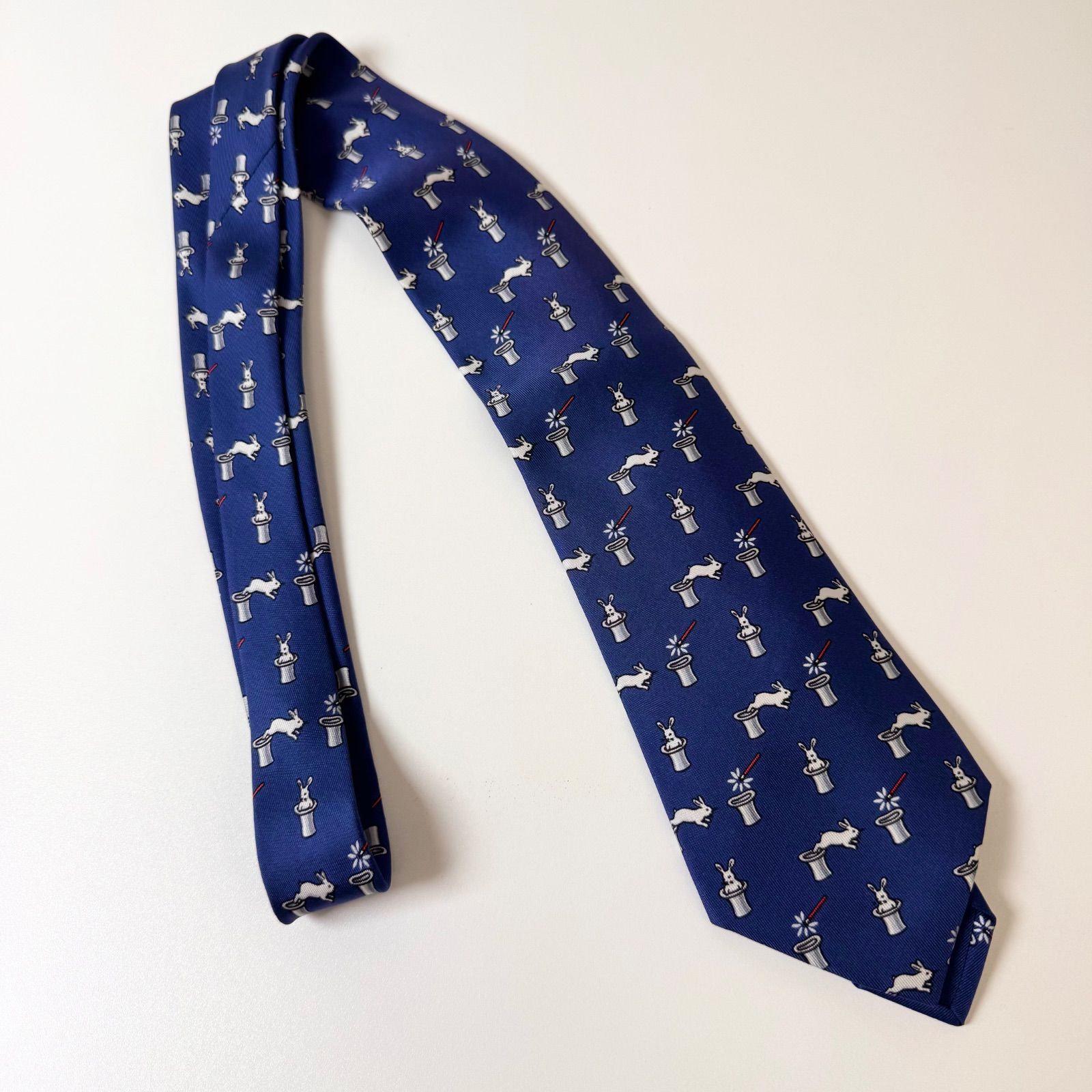 美品 エルメス ネクタイ シルク うさぎ ラビット 動物 アニマル ゴルフ 総柄 HERMES - 美品✨ エルメス ネクタイ うさぎ レッド 赤 シルクの