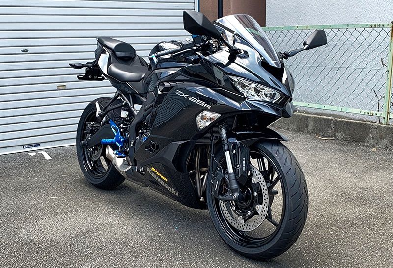100%新品，定番 NINJA ZX-25R ZX-4R ストリート用 バックステップ 青