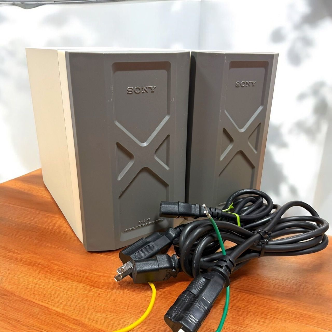 ☆良品 ソニー SMS-1P ペア ホワイト モニタースピーカー プロテクター付 Yahoo!オークション -「sony sms-1p」の落札相場・落札価格