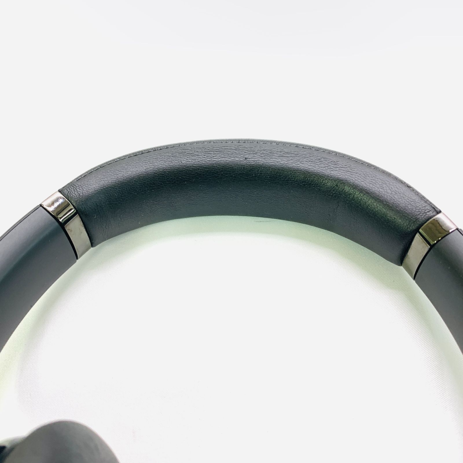 オーバーイヤーヘッドホン