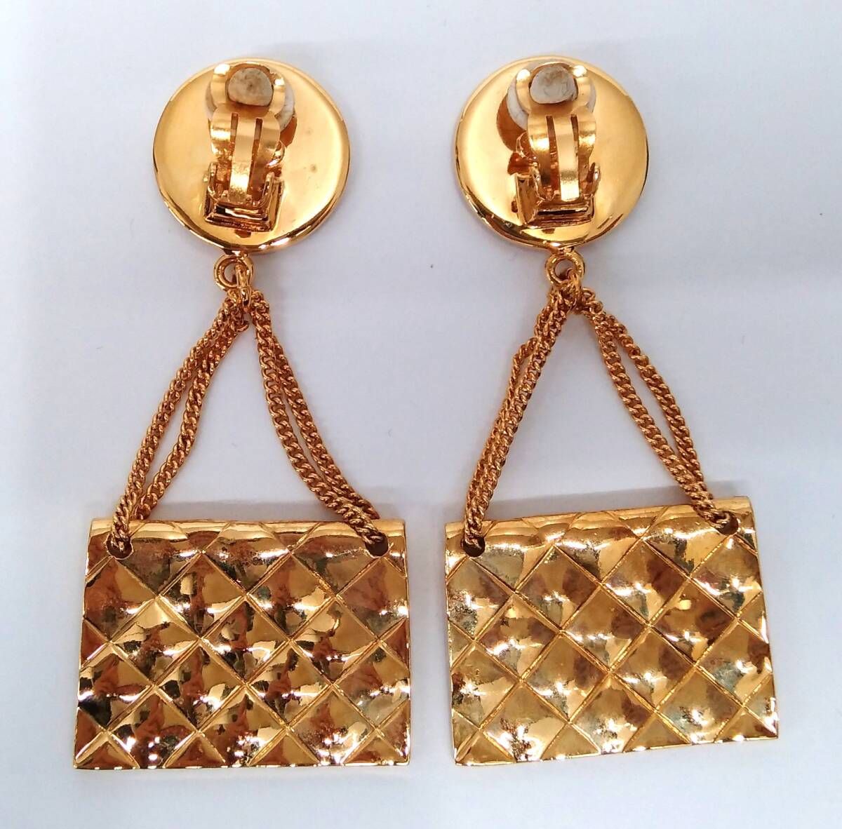 CHANEL シャネル