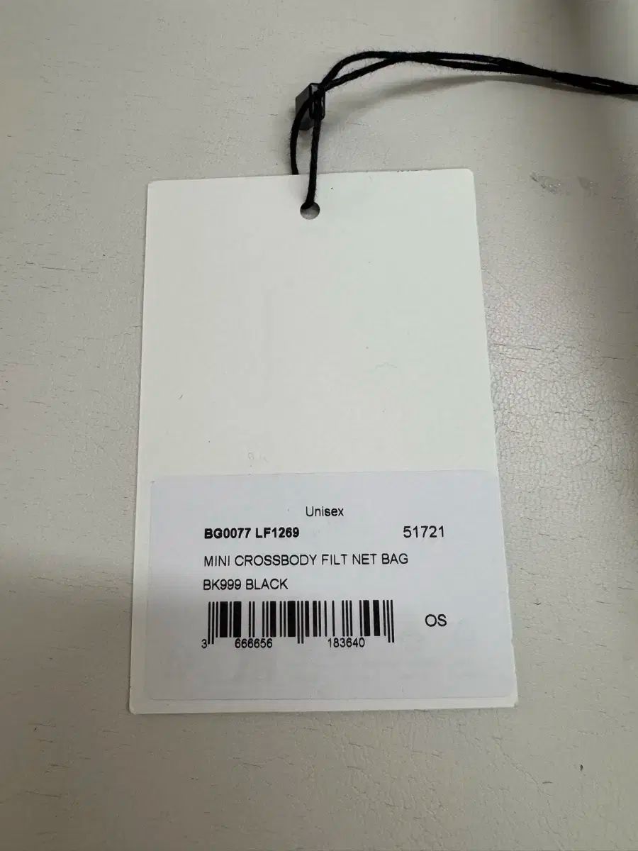 LEMAIRE ミニ ボディ クロス メッシュ バック ブラック で 独特 な デザイン が