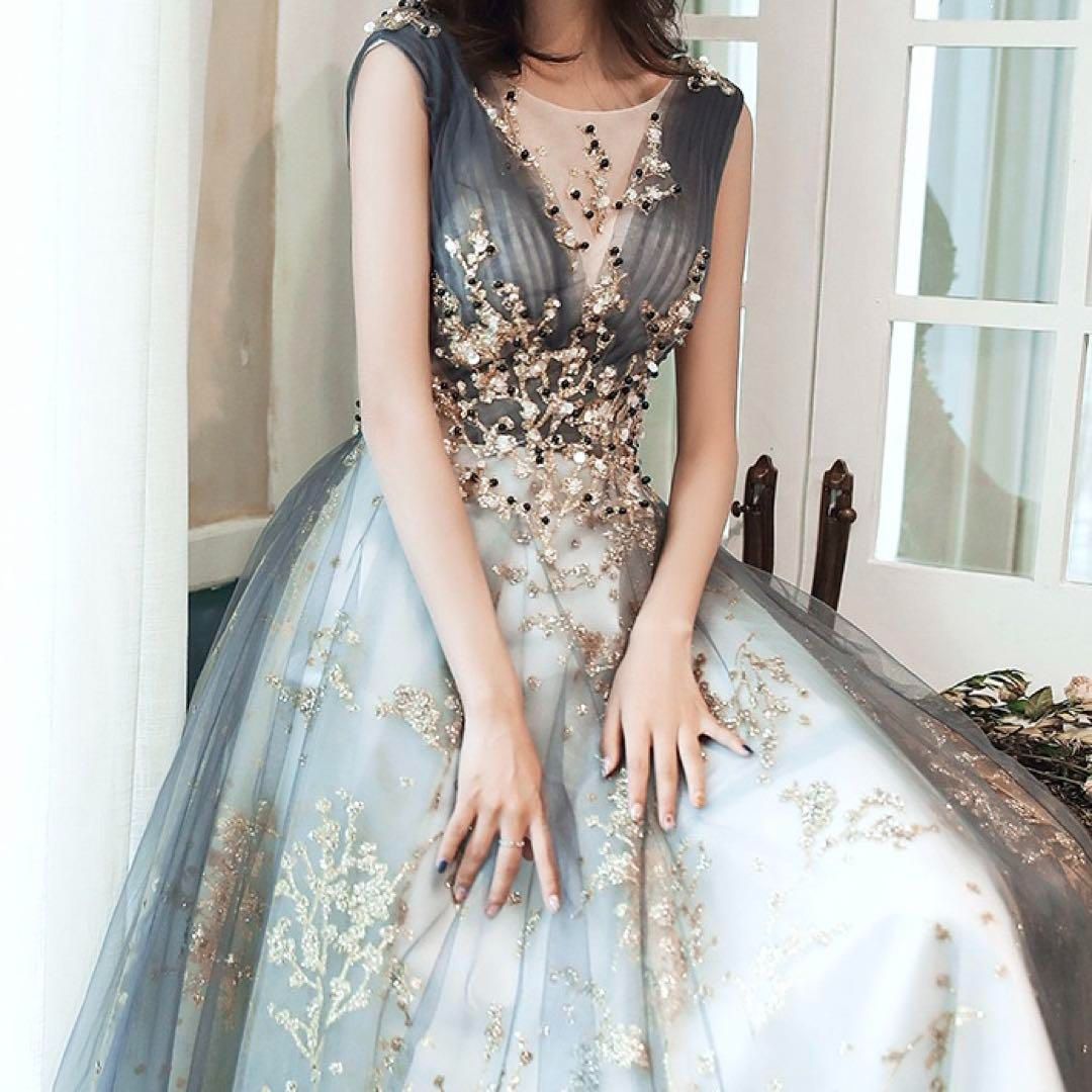 ゴージャスなデザインのロングイブニングドレス?.?