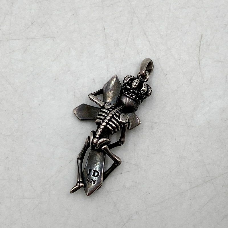 品 Justin Davis ジャスティンデイビス LAFITTE SKULL RED STONE PENDANT TOP SV925 ペンダントトップ アクセサリー 192-250916-as-04-izu