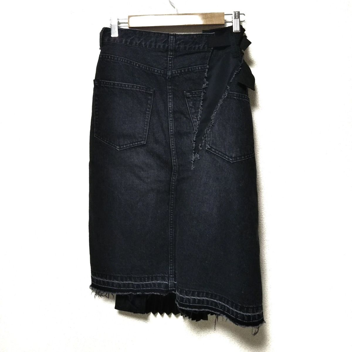 Sacai(サカイ) ロングスカート サイズ1 S レディース美品 - 19-04576 黒 デニム/巻きスカート風/プリーツ - メルカリ