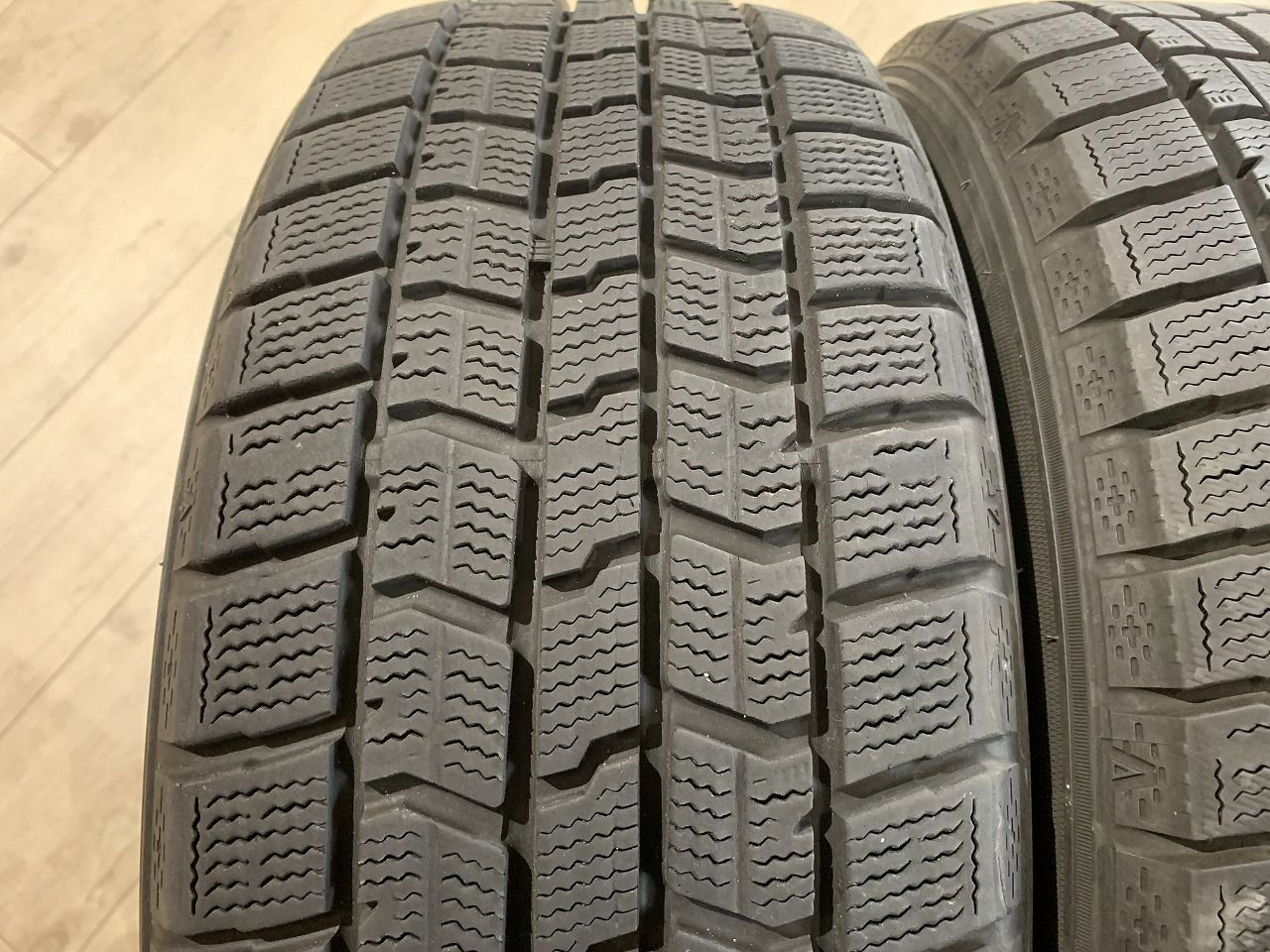 【2406019】スタッドレス GOODYEAR ICE NAVI 7 195/50R16 2020年 6mm 7.5mm アクア ヴィッツ ヤリス キューブ フィット マーチ ノート スイフト ロードスター 等