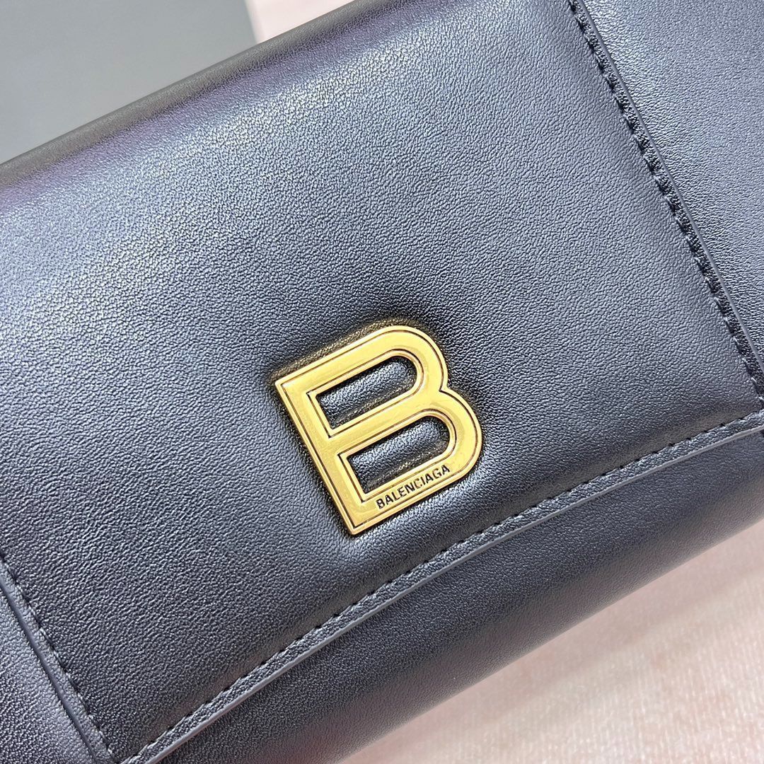❗️8月5日まで限定価格❗️バレンシアガ　財布　ウォレット 一粒万倍日】「バレンシアガ」が“最強開運日”の8月4日に向けて