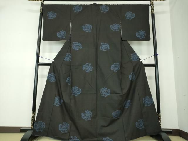 平和屋着物○本場大島紬 9マルキ 地空 舞花文 正絹 逸品 DAAS3040ps  