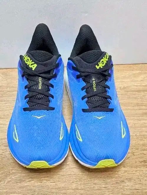 ONE ホカオネオネ