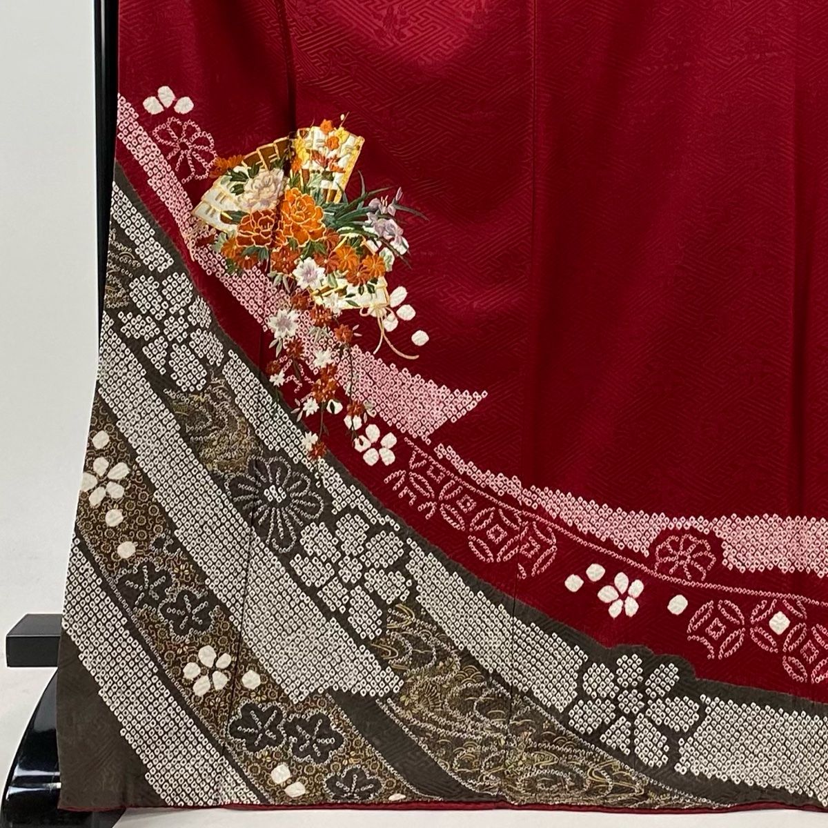 振袖 身丈172.5cm 裄丈67cm M 袷 花扇 熨斗 刺繍 絞り 赤 正絹