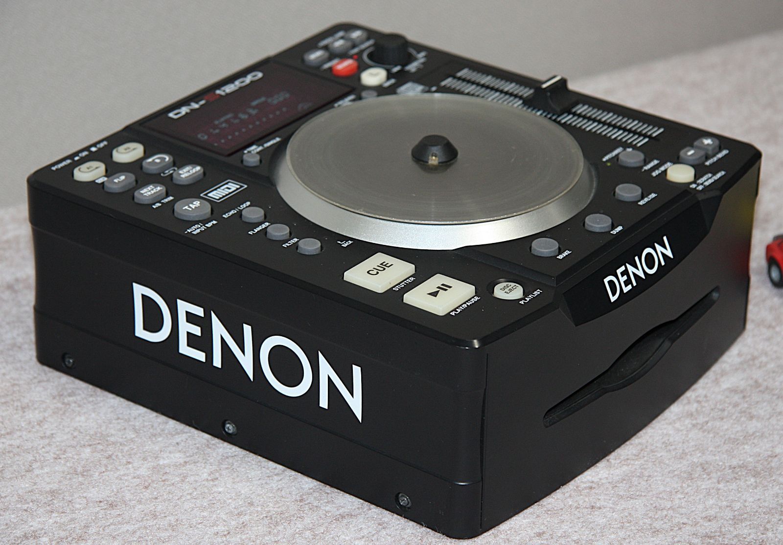 DENONコンパクトサイズCD/USBメディアプレーヤー&コントローラーDN