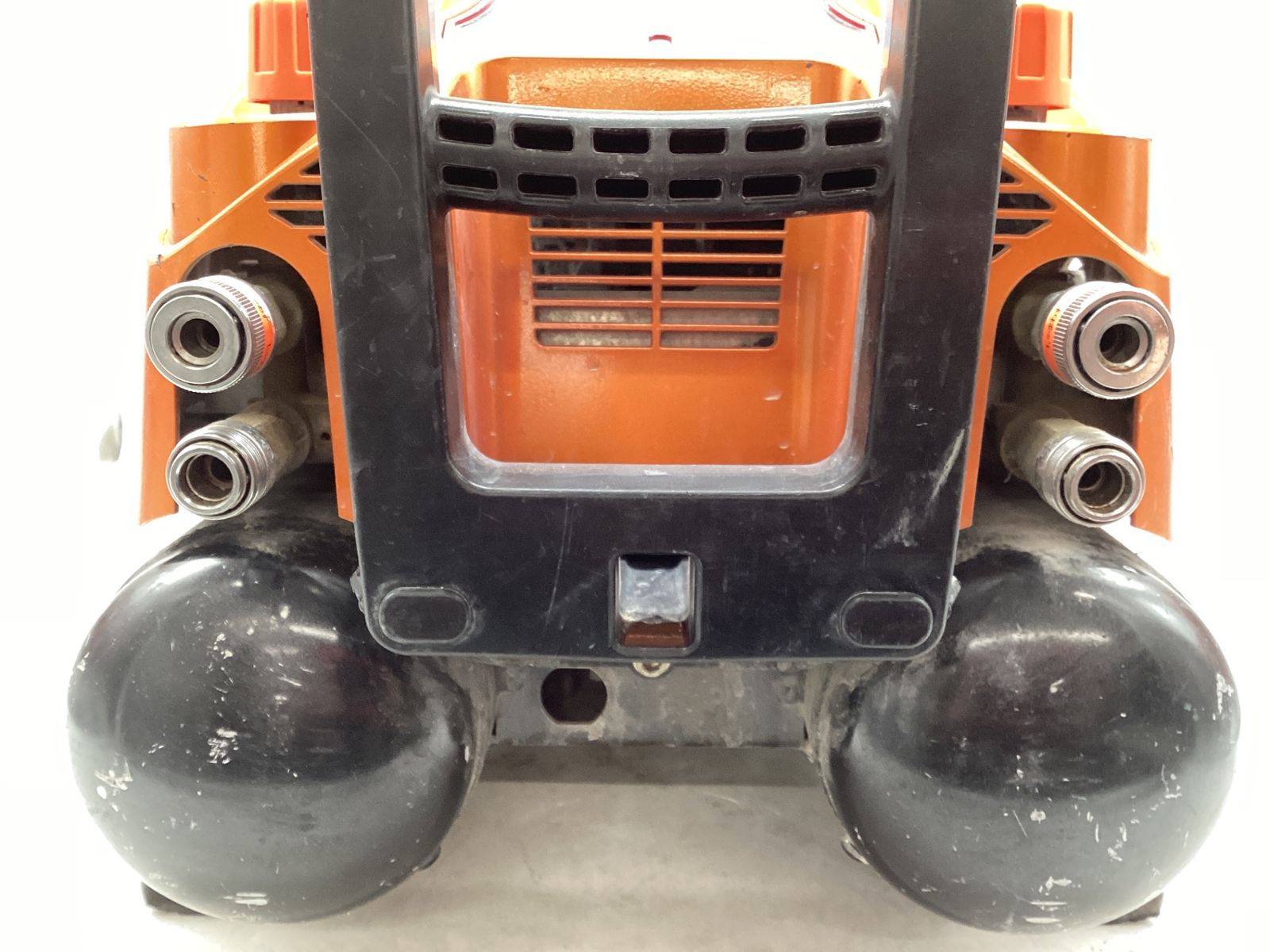 エコツール豊田インター店】MAX/マックス 高圧エアコンプレッサー AK