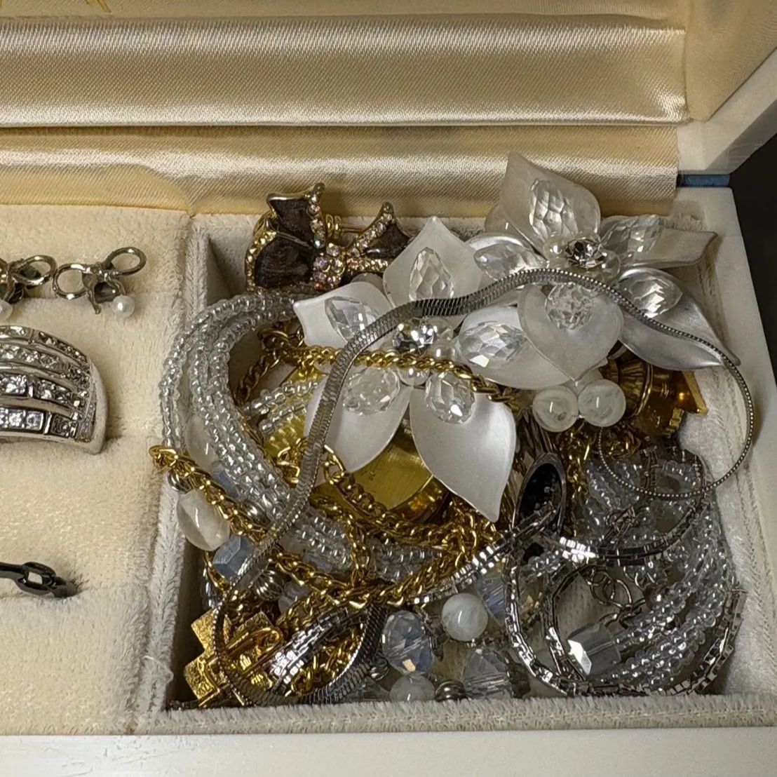 定番の中古商品 ✨遺品整理✨】ジュエリーボックス 指輪 アクセサリー まとめ 金 アクセサリー