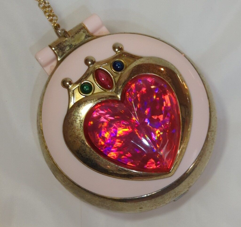 バンダイ セーラームーンS プリズムハートコンパクト 国内版 - メルカリ