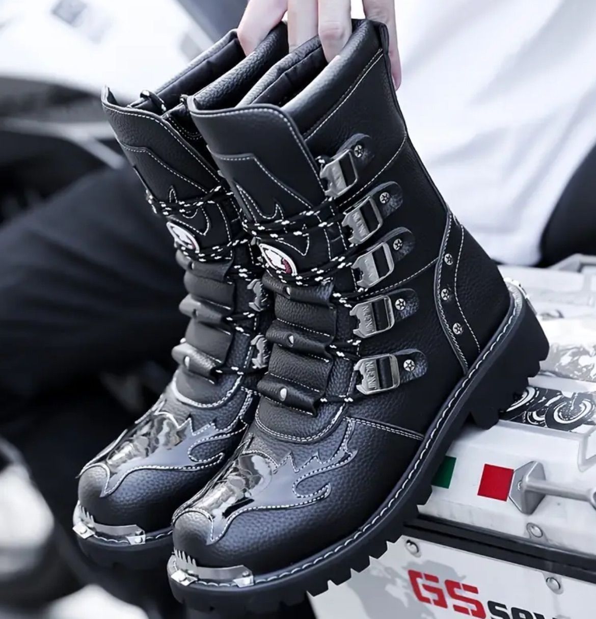 バイクブーツ レザー ブーツ おしゃれ ファッション 秋シーズン メンズ アウトドア アウトドア用品 コンバットブーツ レーシングブーツ ハイカット ライディングブーツ 耐摩 通気 プロテクトブーツ