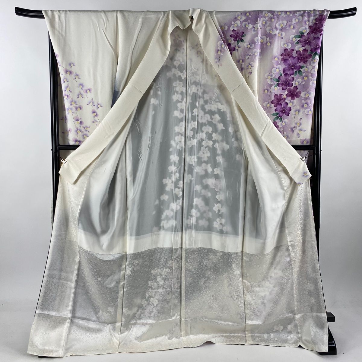 振袖 身長157-172cm ホワイト×エメラルドグリーン　正絹 振袖 身丈157.5cm 裄丈63cm S 袷 草花 花菱 縮緬 青 正絹 名品