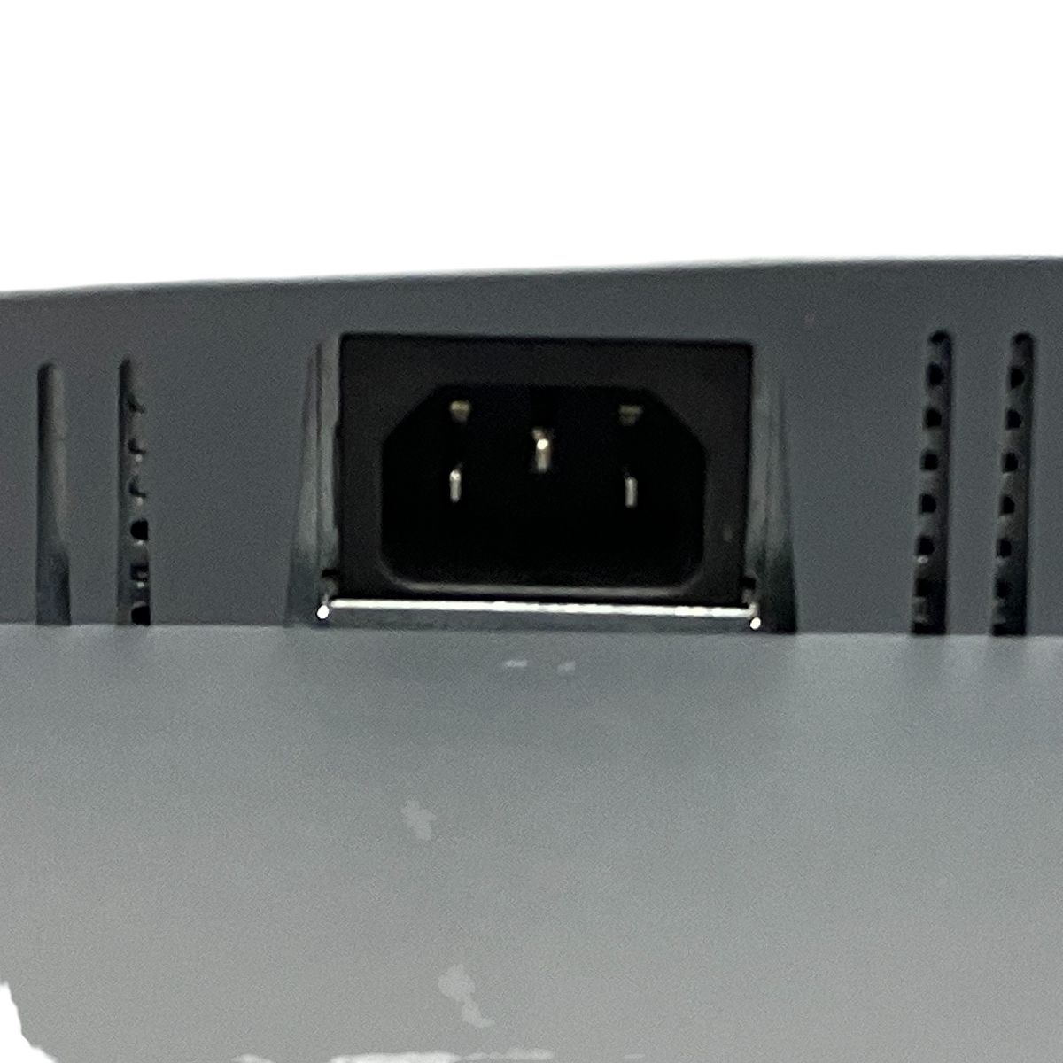 25M2N3200W