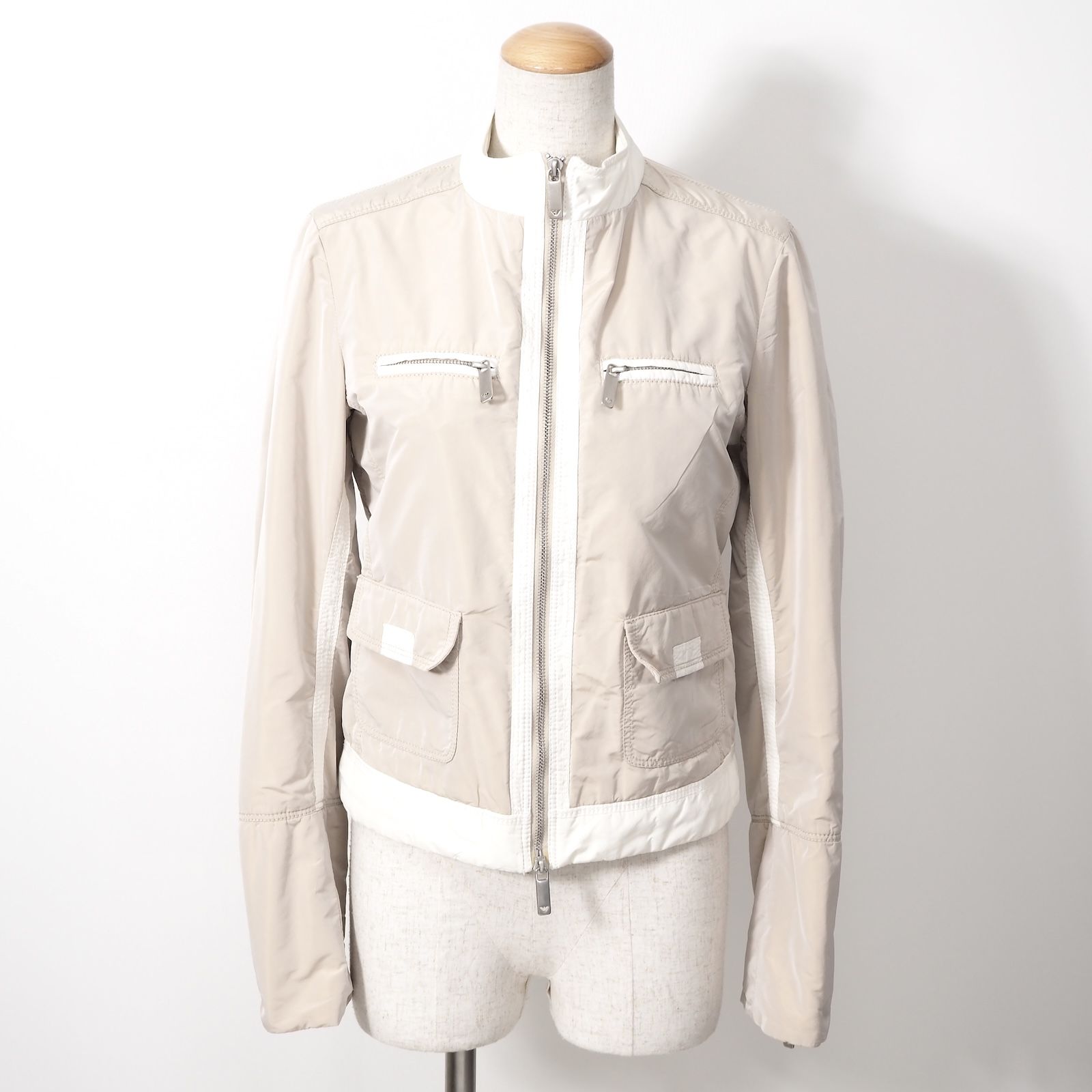 EMPORIO ARMANI ホワイトレザージャケット 薄手で軽く着心地最高