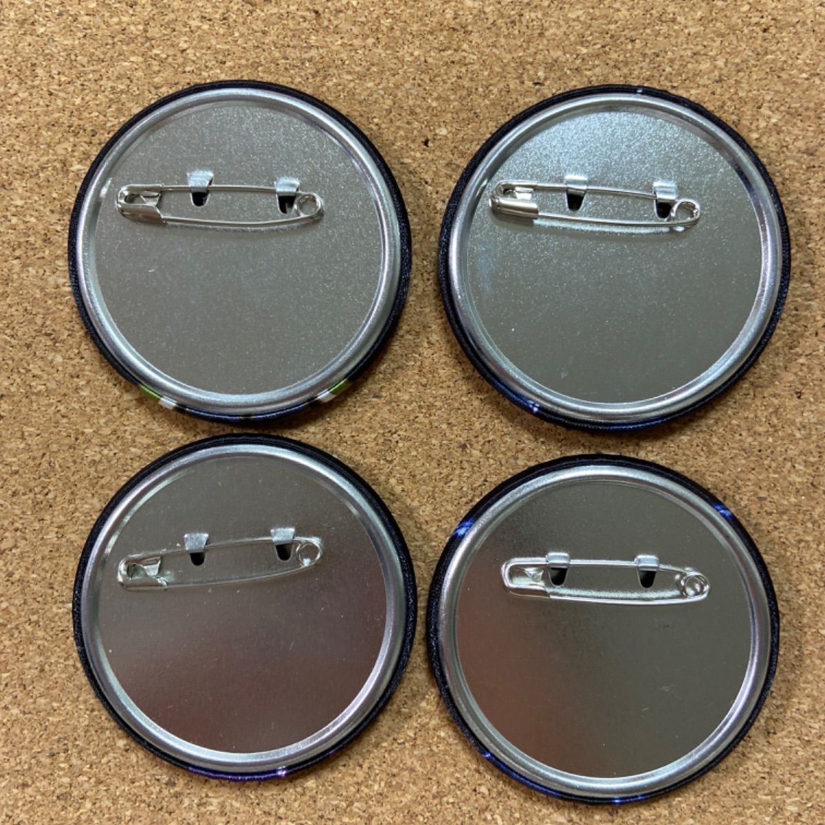 お買い得141点】鬼滅の刃 コレクション缶バッジ 第一 二 三 四 五弾