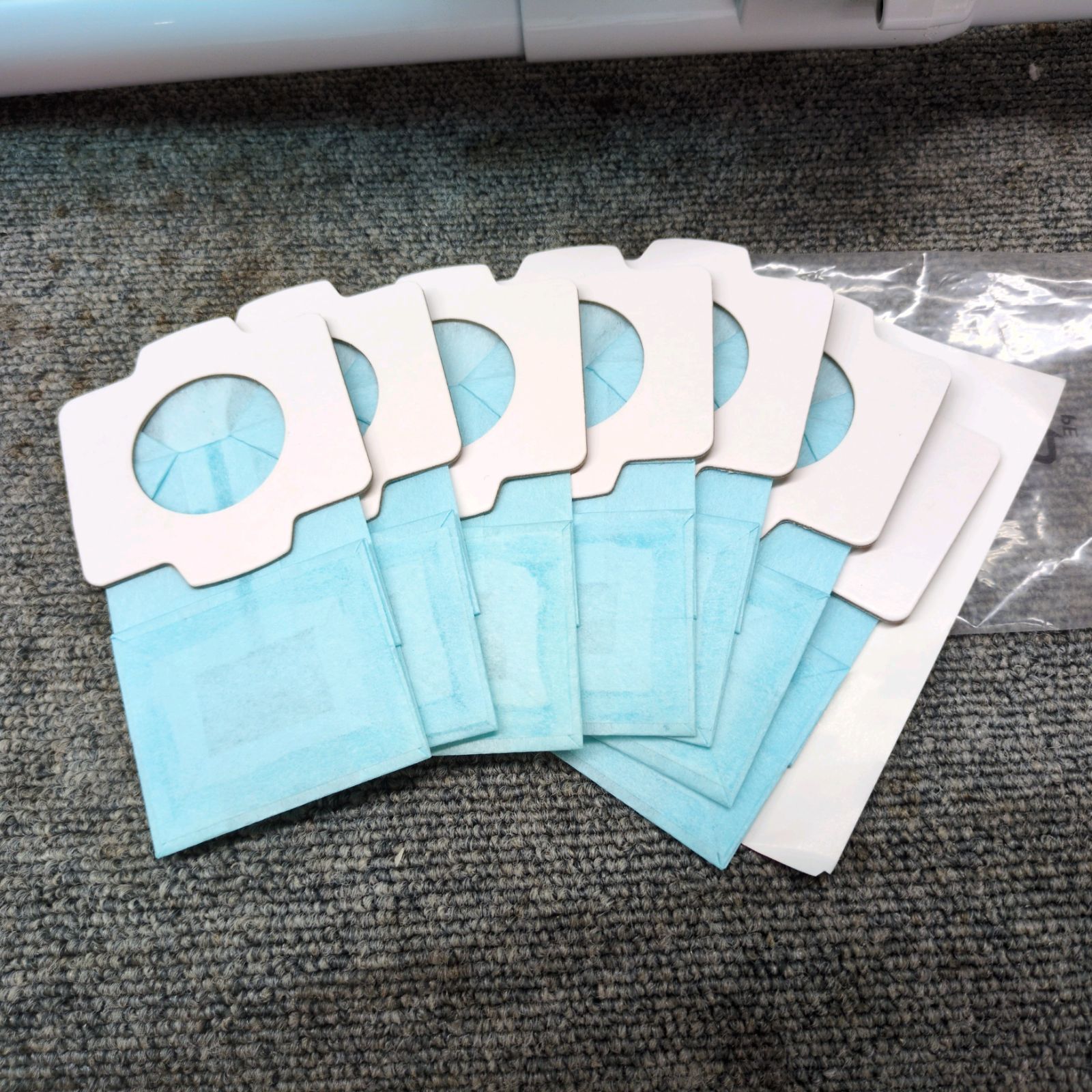 J265 ☆小キズ使用感有り☆充電式スティック掃除機☆Makita☆CL182FD