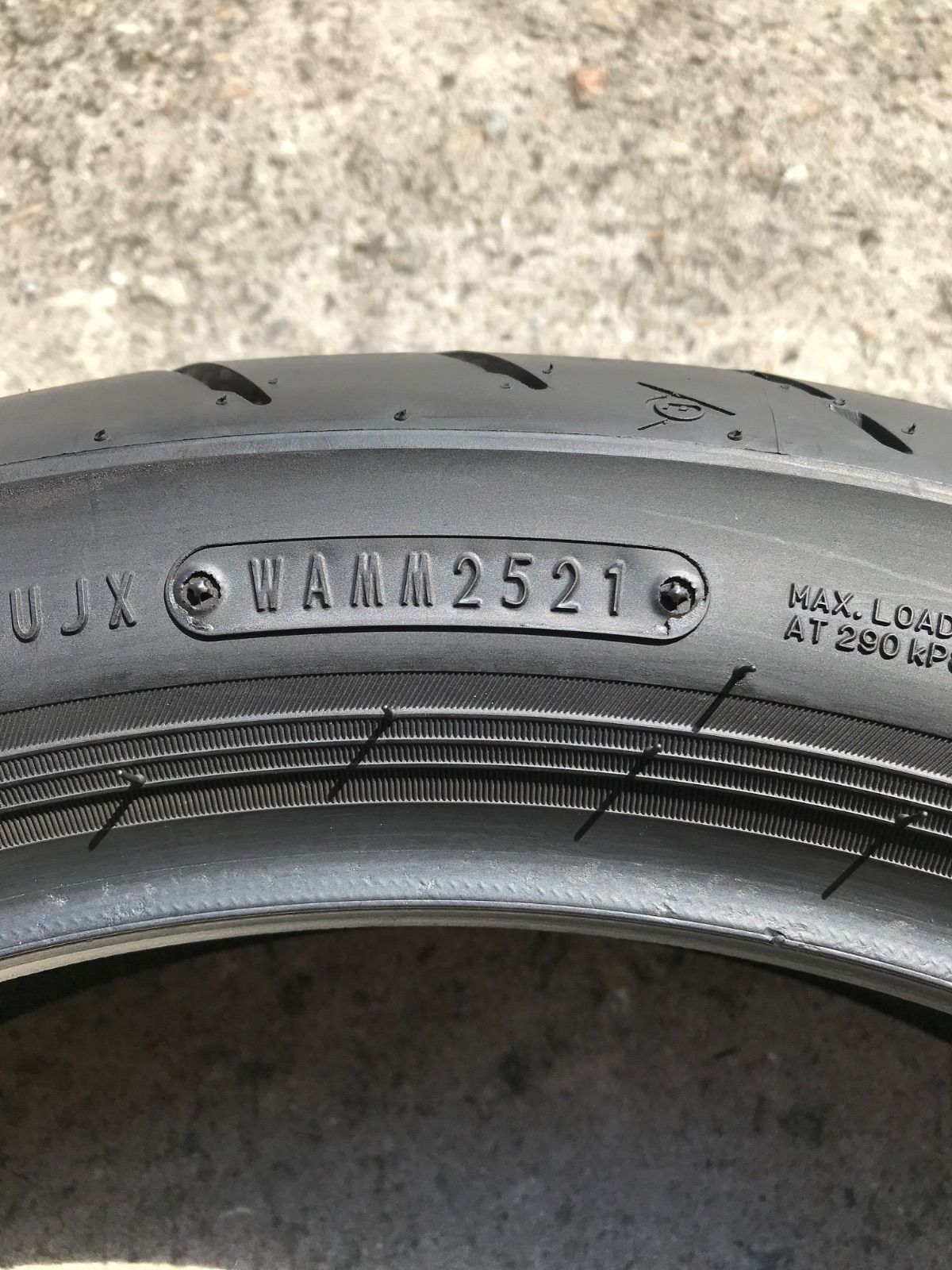 ダンロップ ロードスマート Ⅳ 140 70R18 ラジアルリア1 BRIGHTFACE_UK