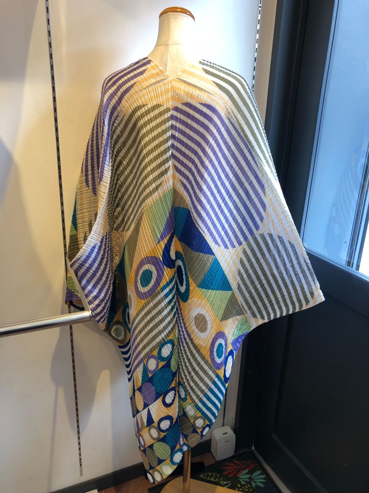 【日本最大級】 521 PLEATS PLEASE プリーツプリーズ イッセイミヤケ Madam-T マダムT ポンチョ ストール マルチ