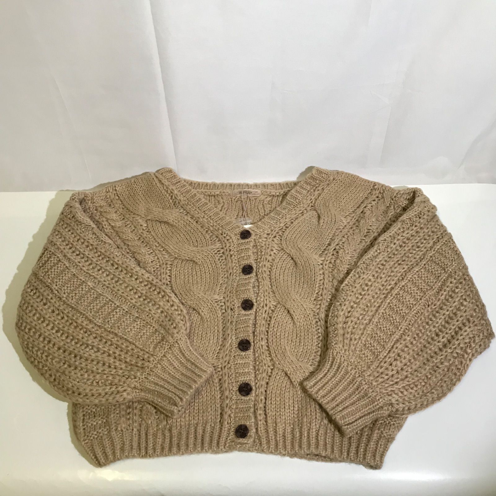 美品】NICE CLAUP ナイスクラップ カーディガン ケーブルあみ Vネック 