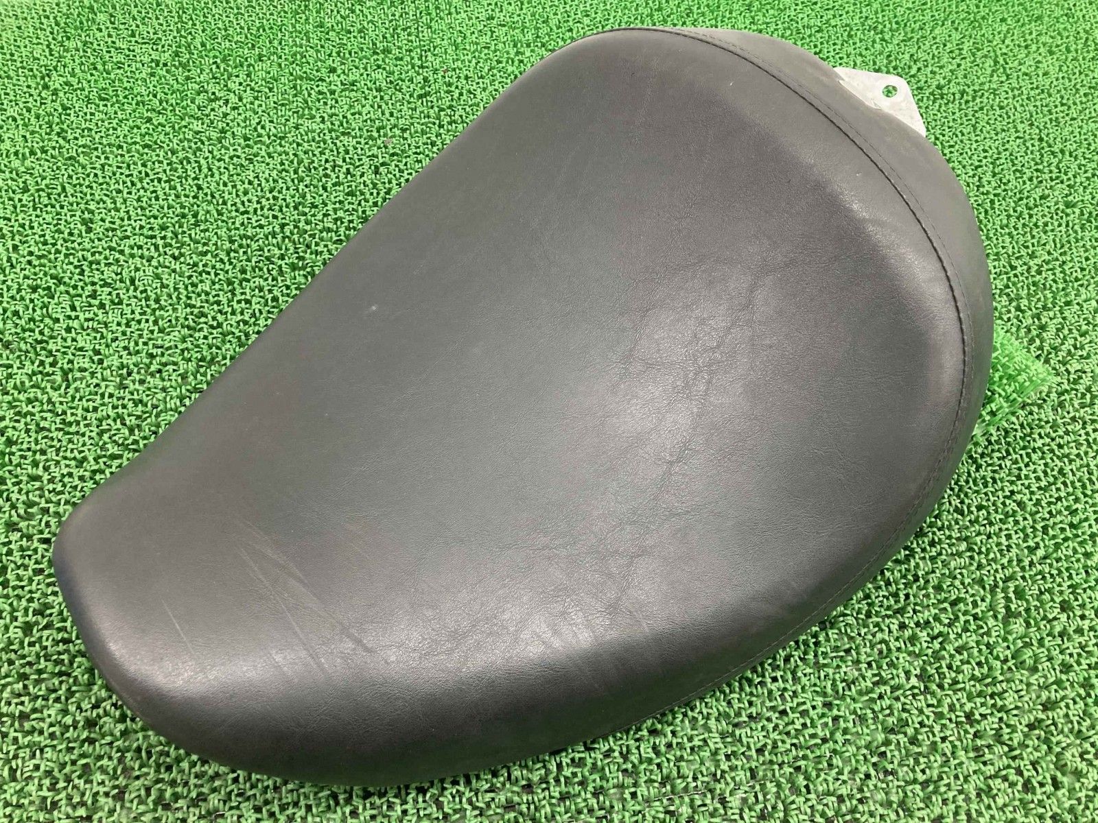 シャドウ400 フロントシート ホンダ 純正 中古 NC34 SHADOW400 メインシート 修復素材や張り替えベースに 品薄 希少品 Oa シャドウ400 フロントシート ホンダ 純正 中古 NC34 SHADOW400 メイン