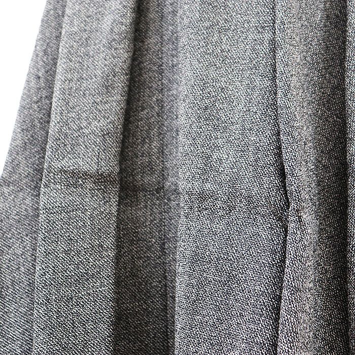 グレー ブラック