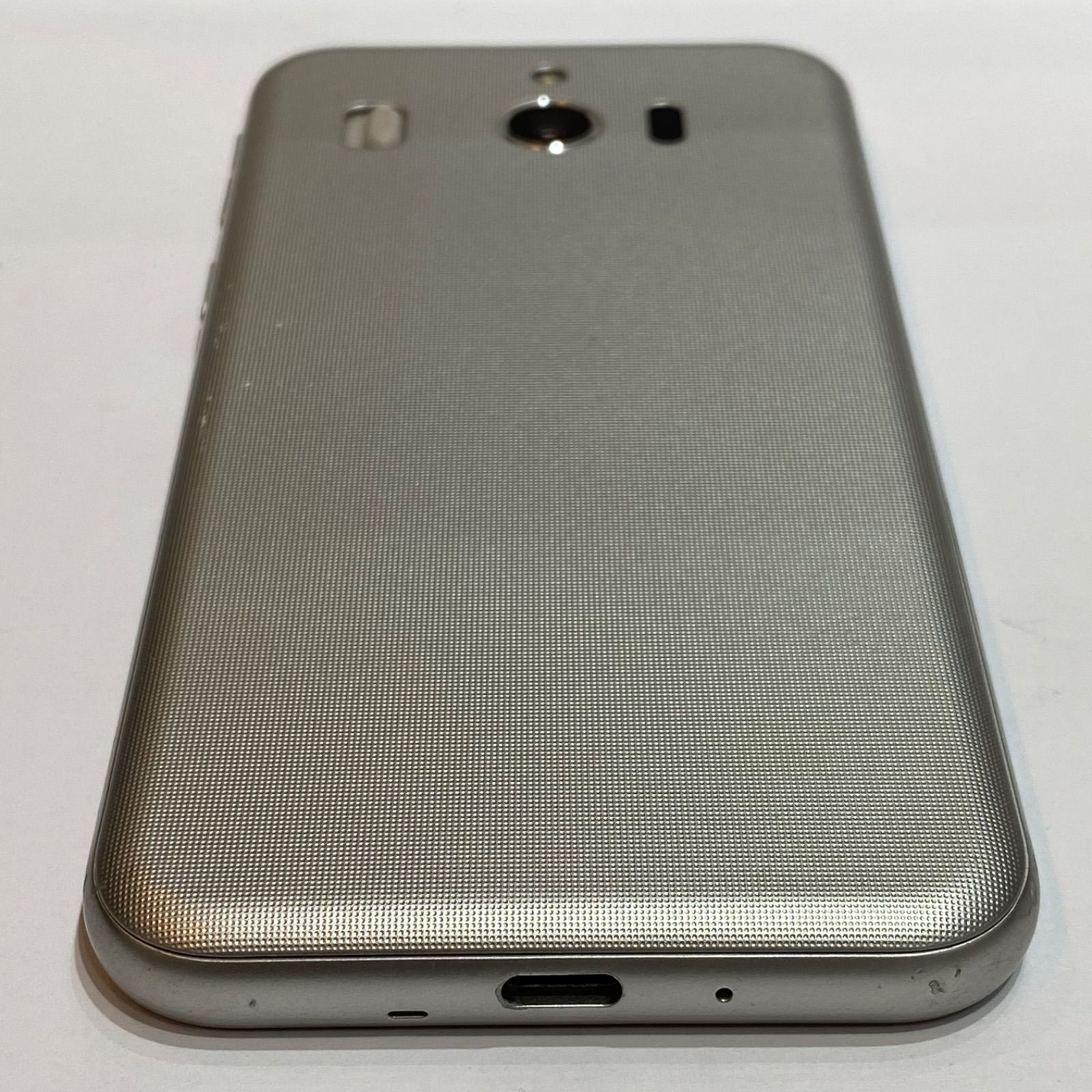 SHARP - #nico 　シンプルスマホ4 704SH シャンパンシルバー シャープ シンプルスマホ4 SoftBank [シャンパンシルバー] 価格