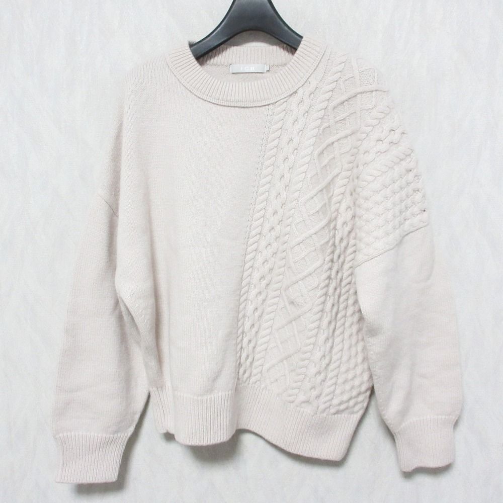 美品 21AW iCB アイシービー Soft Wool Cashmere Mix ケーブルニット アシメ クルーネック プルオーバー セーター S ピンクベージュ レディース 古着 中古 美品 21AW iCB アイシービー Soft Wool Cashmere Mix ケーブル