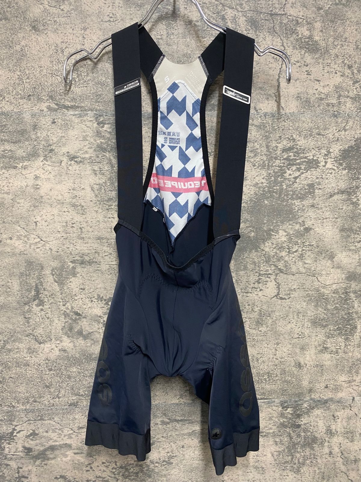 IW481 アソス Assos T.EQUIPE EVO ビブショーツ 黒 S プリントひび