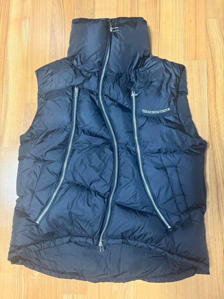 THE MUSEUM VISITOR(ザミュージアムビジター) ダウンベスト THE MUSEUM VISITOR(ザミュージアムビジター) ダウンベスト