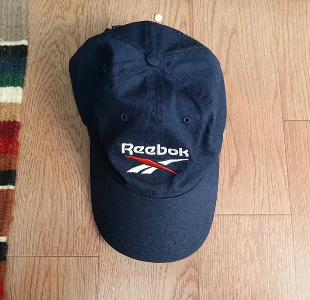 【雷市場（ポンジャン）商品韓国直送】 REEBOK Reebok（リーボック) ボールキャップ 精密洗浄完了