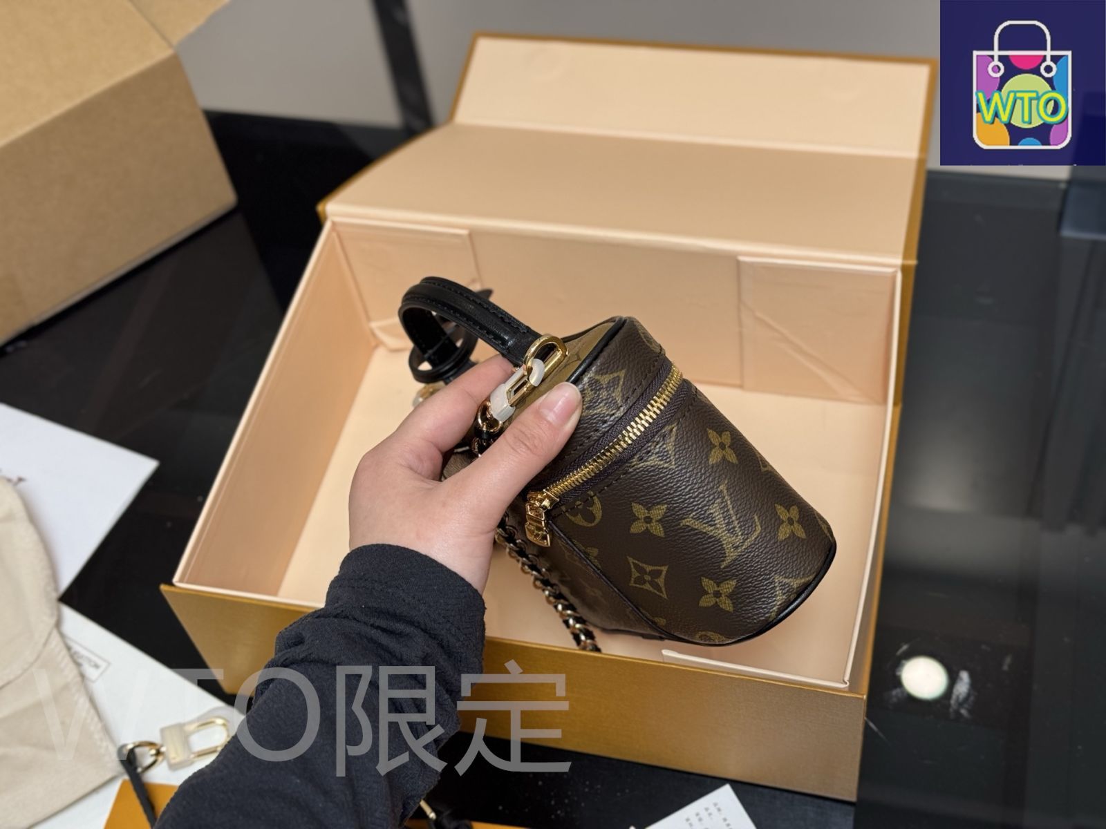 ◆Louis Vuitton 23AW◆Nice Nano バニティ ケース ポーチ◆ 完売前に♡ニース・ナノ モノグラム バニティポーチ (Louis