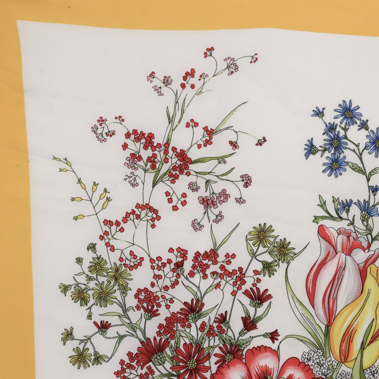FENDI 花柄 シルクスカーフ 箱付き FENDI 花柄 シルクスカーフ 約90cm - メルカリ