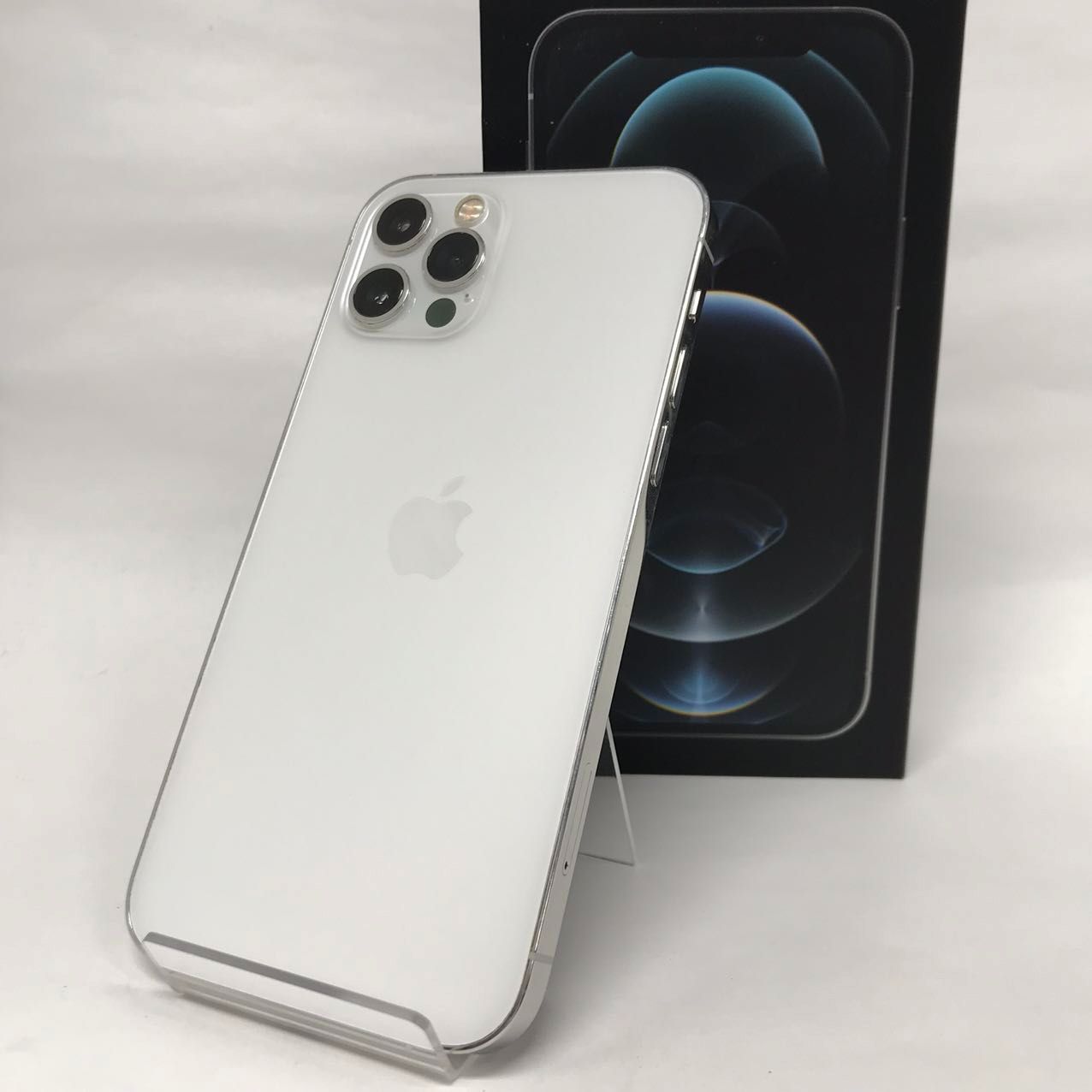 Apple iPhone 12 Pro 256GBシルバー 本体（iPhone 12 Pro 256GB