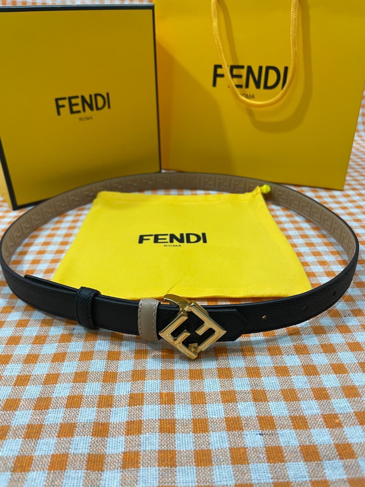 状態良♥FENDI  フェンディ レディース ベルト 幅2cm 新品未使用