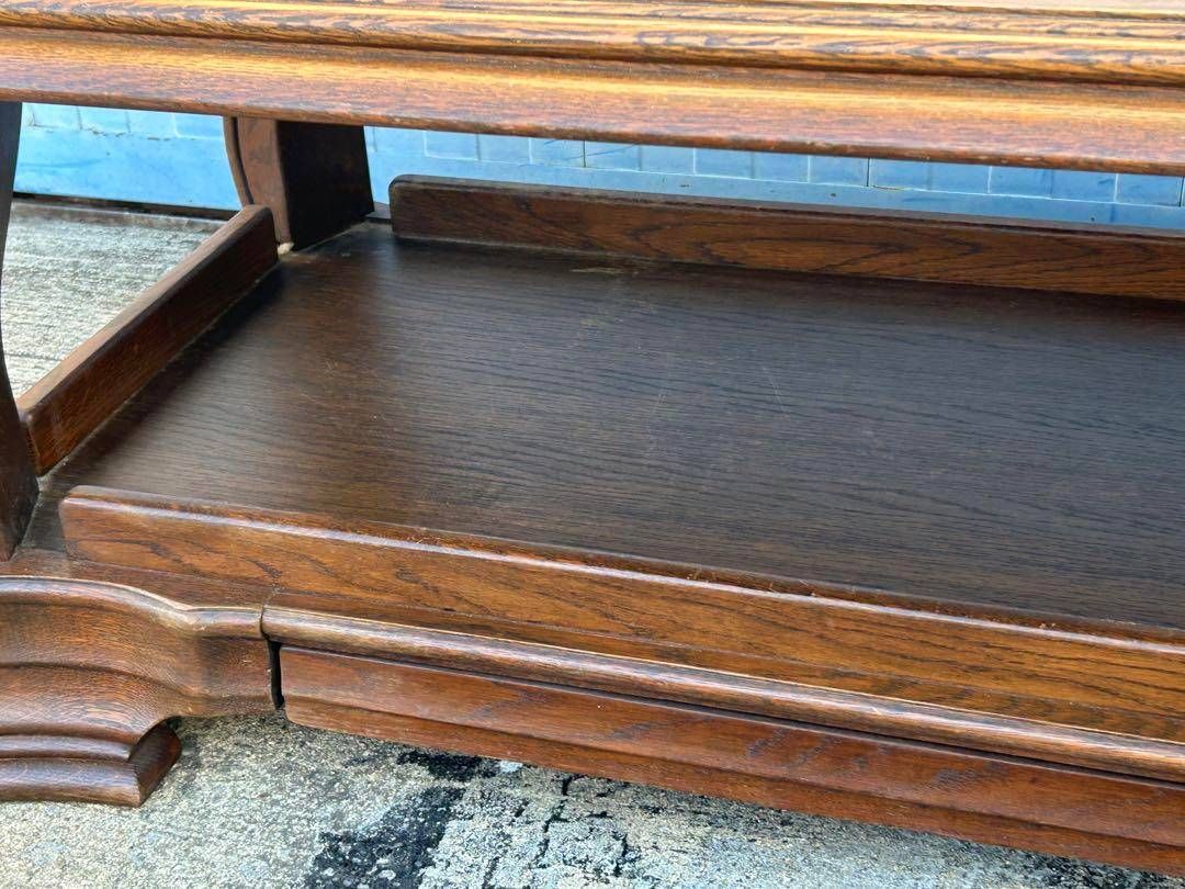 重厚感のあるオーク材　オランダ家具　センターテーブル　ローテーブル　SZ 重厚感のあるオーク材 オランダ家具 センターテーブル ロー