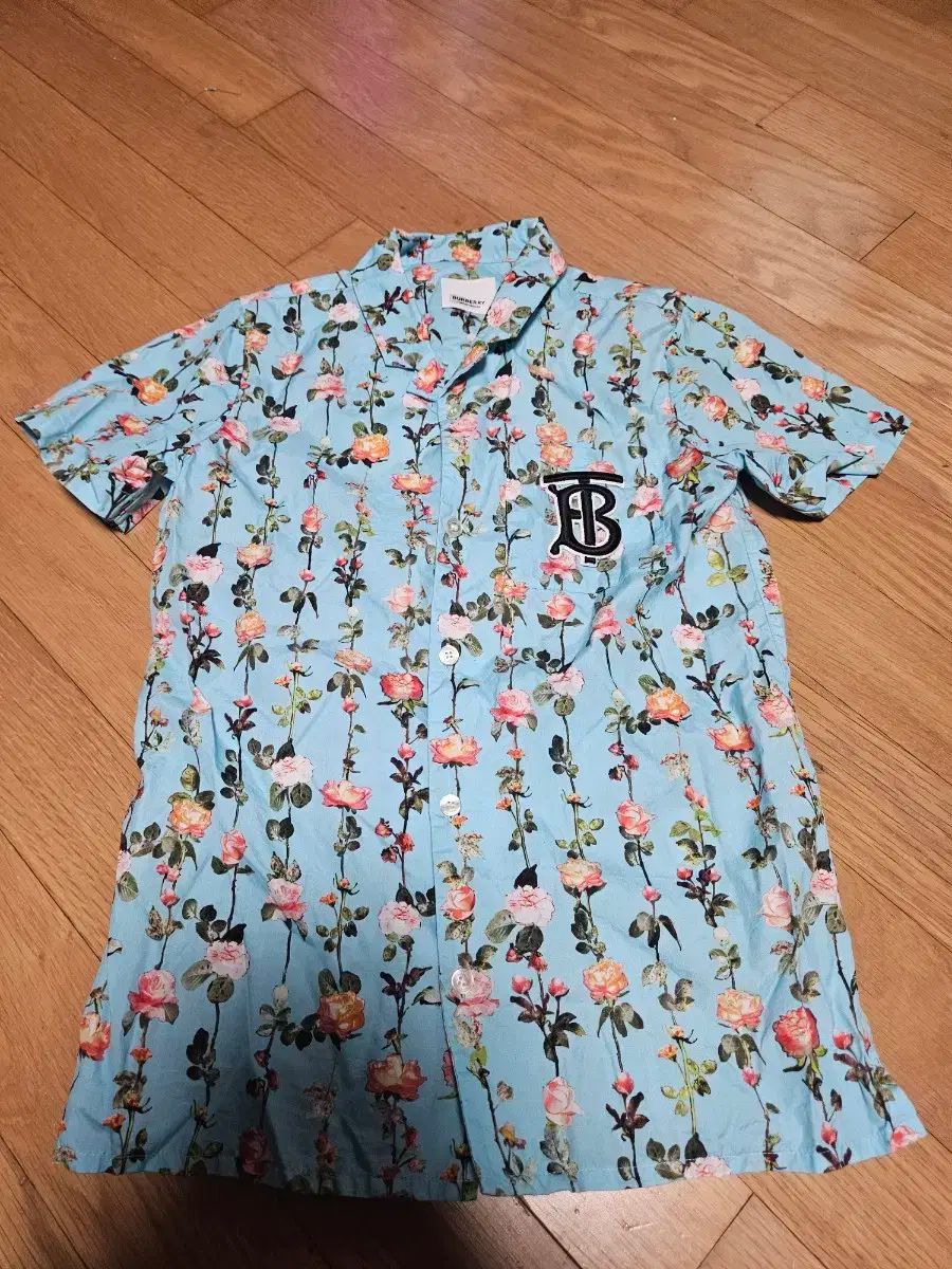 BURBERRY バーバリー キッズ 半袖シャツ サイズ 10Y140
