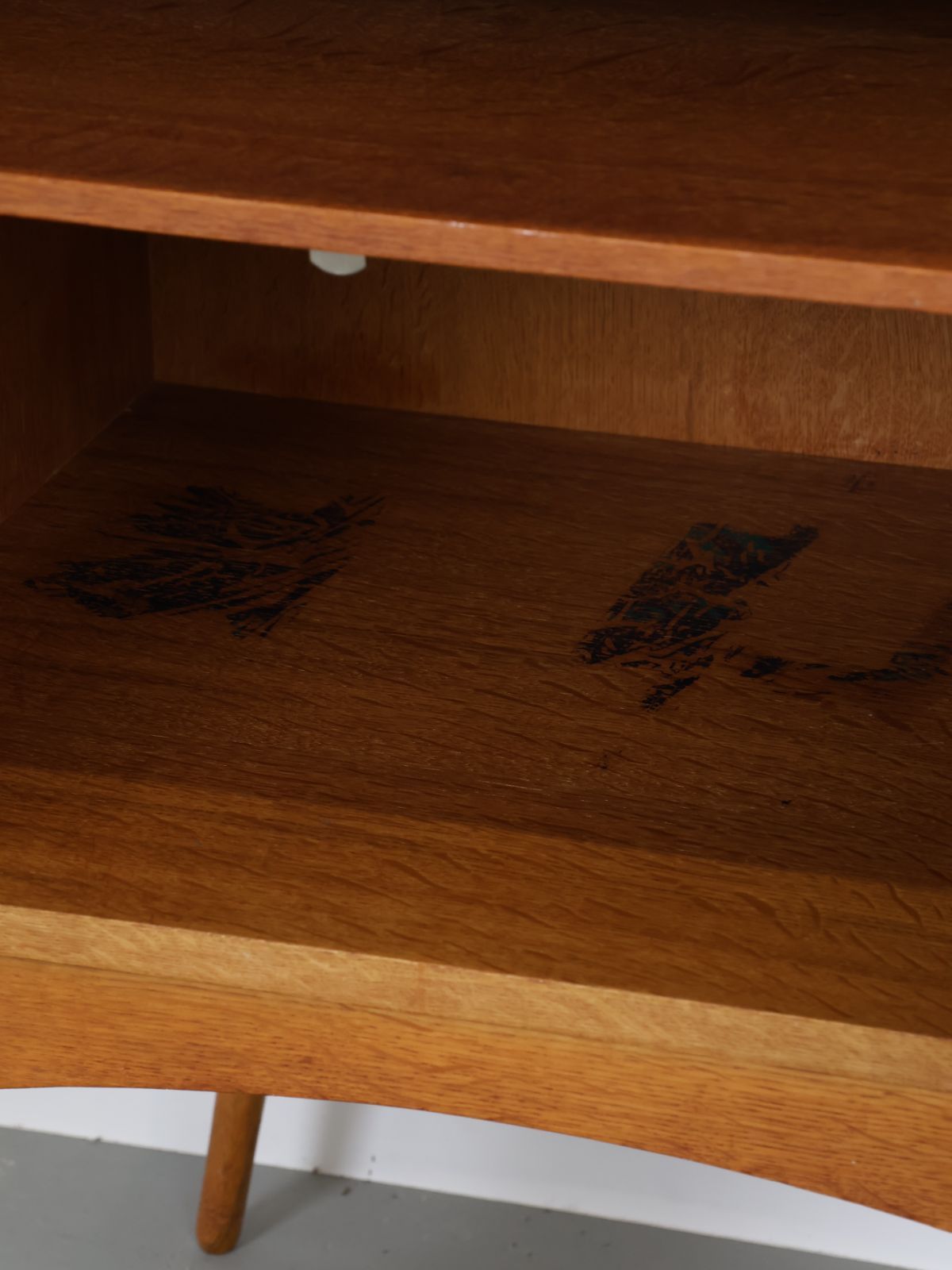 昭和レトロ 旭川家具 さくら工芸 大型 木製サイドボード 飾り棚 古家具