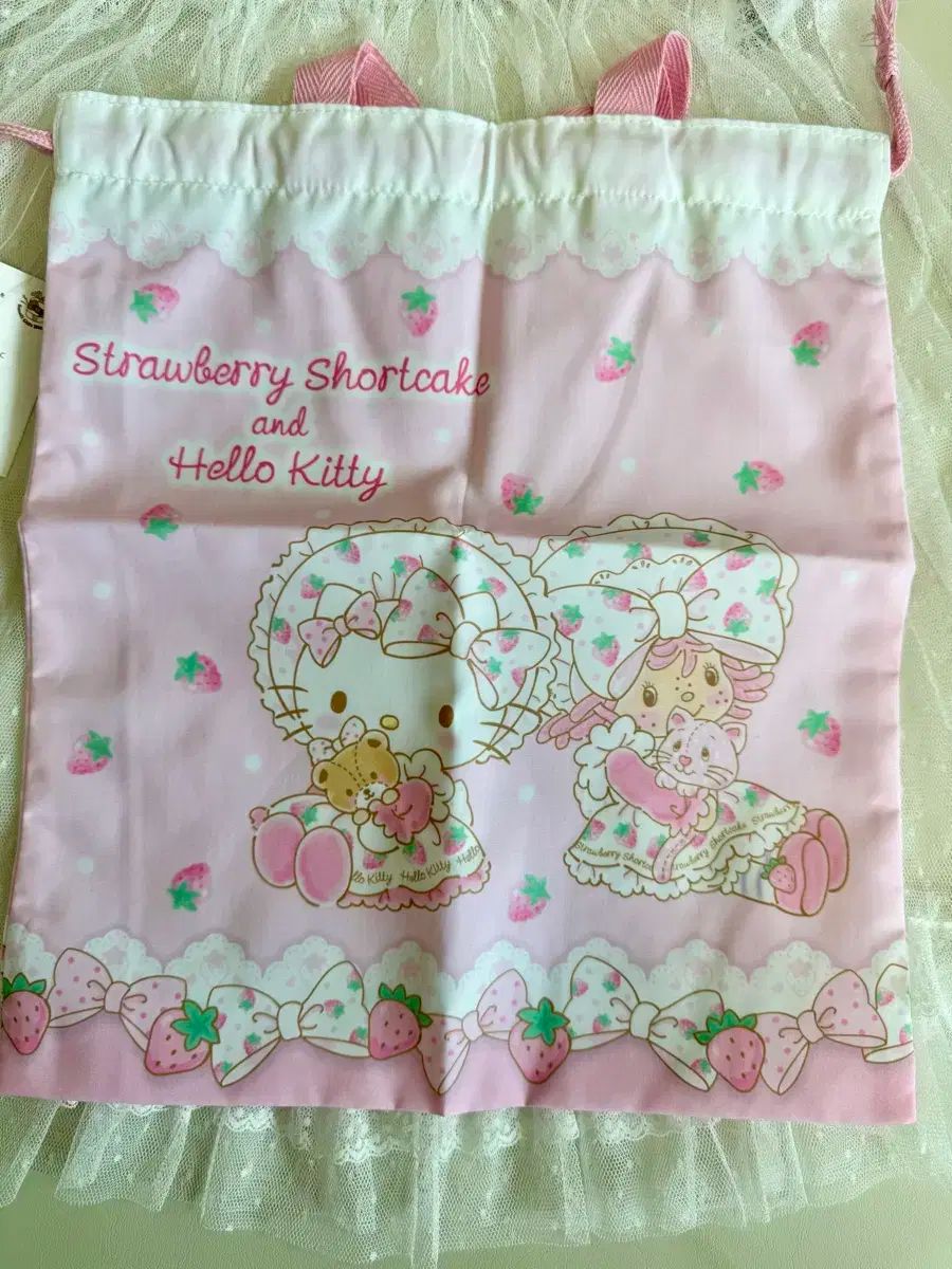 ハローキティ ストロベリー・ショートケーキ ポーチ 最終 未使用