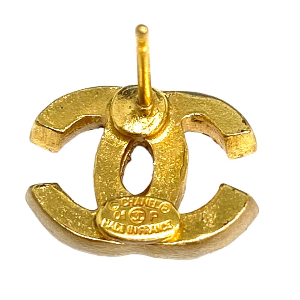 極美品【片耳】 CHANEL ココマーク ピアス ゴールド　01 P 刻印あり CHANEL シャネル ピアス ココマーク ラインストーン 01P