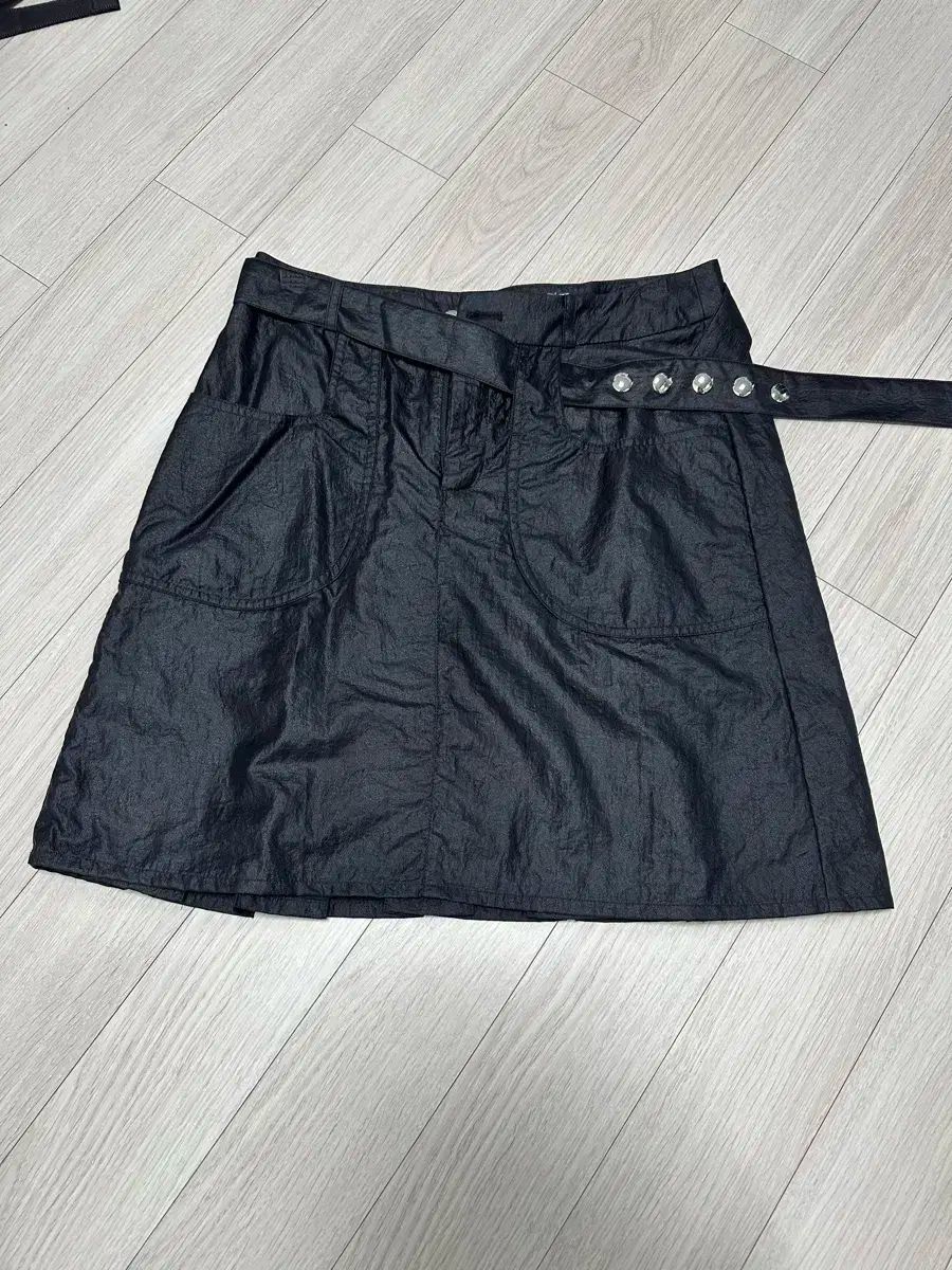 EXE のセットアップ 百 プリーツ ベルト スカート 黒 GULLKHAN_COM