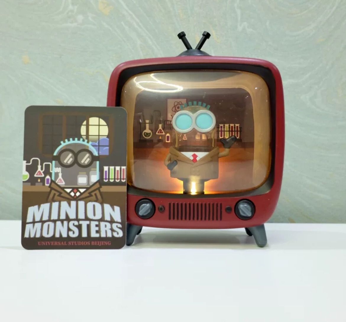 Minions ミニオン “Halloween Limited” ハロウィンハロウィン限定 北京ユニバーサルスタジオ限定 中国限定 ガレージキット ナイトライト 置物【隐形人汤姆】复古电视机盲盒 1点