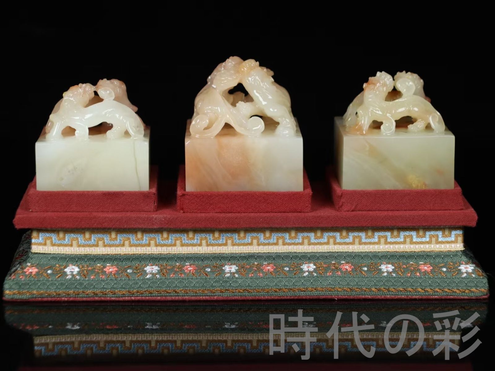 ◆中国古玩・寿山田黄石・篆刻・瑞獣・細密彫り・置物・印章・書道具 文具 案頭◆ 中国古美術 清代 乾隆5年 内務府寿山田黄石 龍印章 置物 工芸品 骨董品